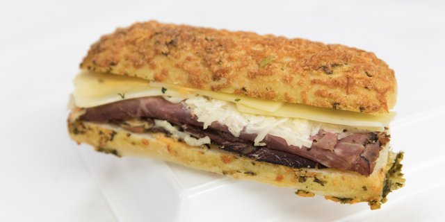 Classic Pastrami Sandwich