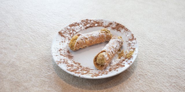 Cannolis