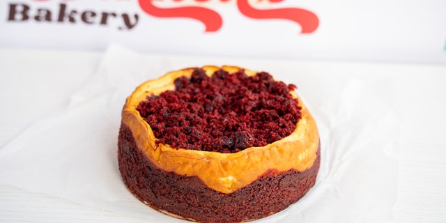 Red Velvet Cheesecake