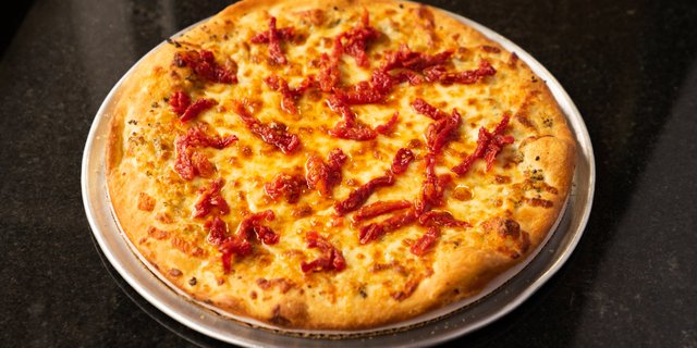 Sun-Dried Tomatoes Pizza