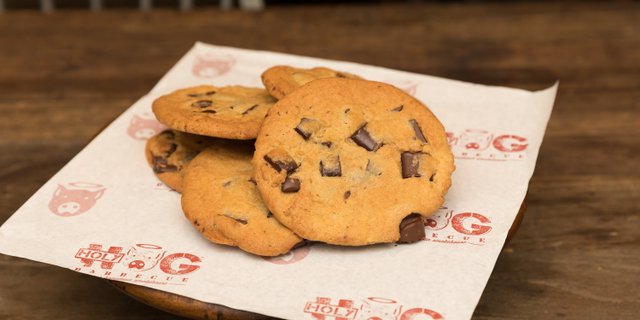 Individual Jumbo Chocolate Chip Cookie