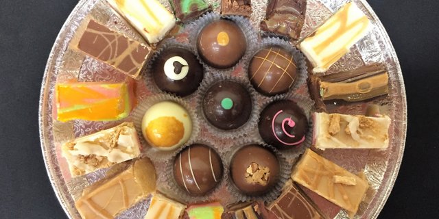 Small Fudge & Truffle Combo Platter