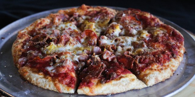 So Meatalicious Pizza