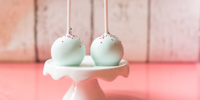 Cherry Chip Cake Pops