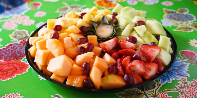 Seasonal Fresh Fruit Tray