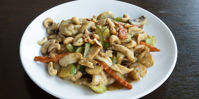 Chicken w/ Cashews