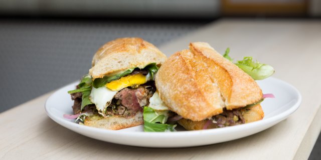 Steak & Egg Sandwich Tray