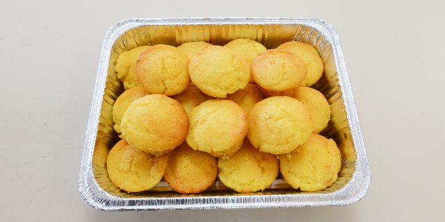 Famous Cinnamon-Maple Corn Muffins
