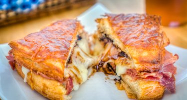 Squarz Bakery & Cafe