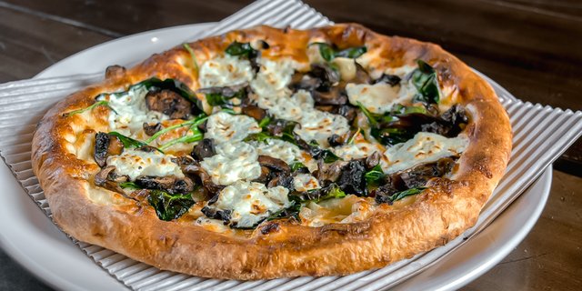 Mushroom & Goat Cheese Pizza