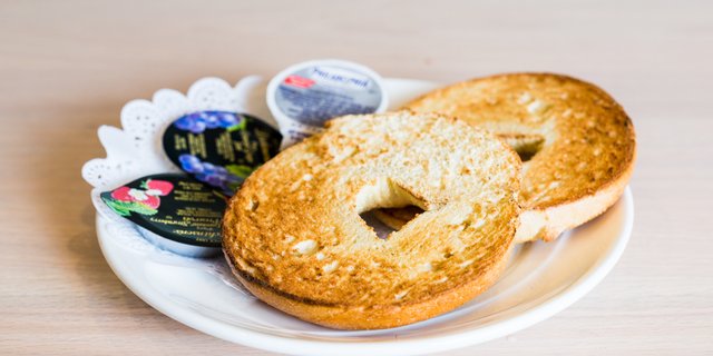Bagel w/ Cream Cheese