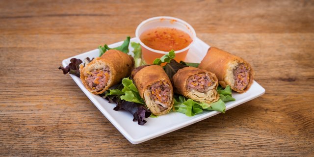Mama Tran's Egg Roll Platter