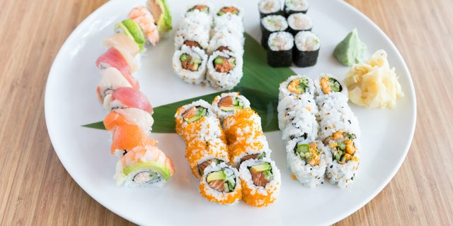 Raw Maki Platter