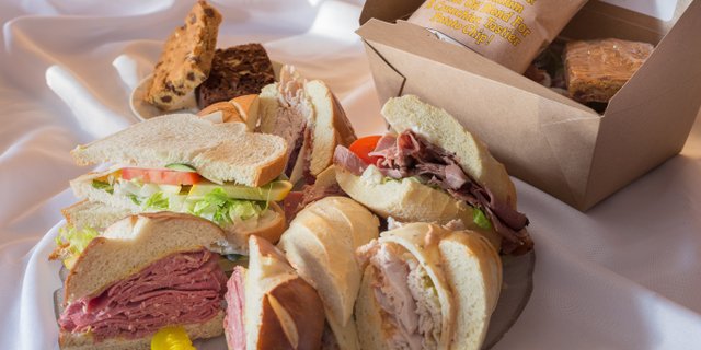 Build-Your-Own Boxed Lunch
