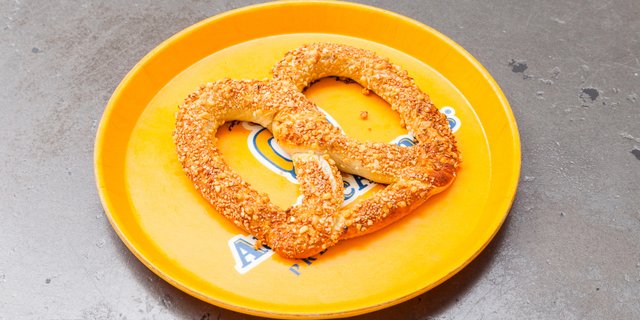 Sweet Almond Pretzel