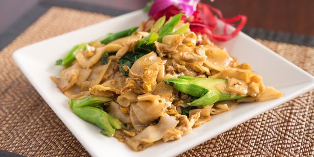 Pad See Ew Fried Noodles