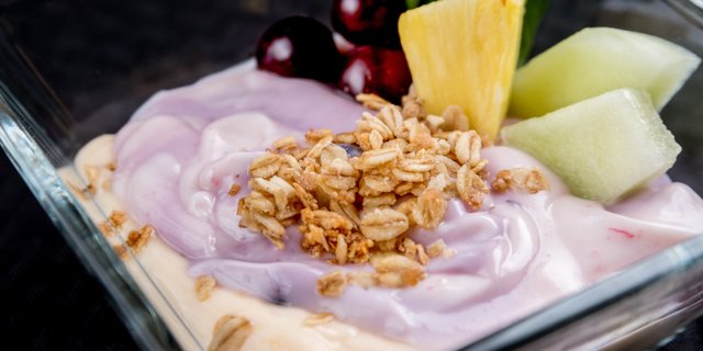 Yogurt & Granola