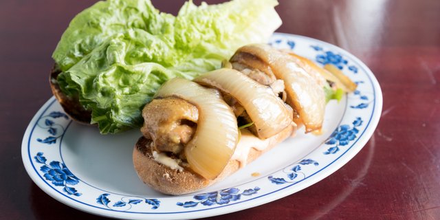 Smokin' Thighs Sandwich