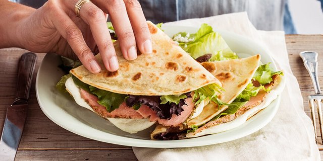 Rosemary Ham & Mozzarella Piadina Boxed Lunch