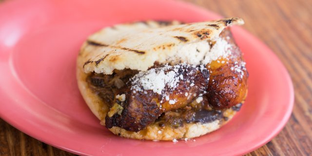 Shredded Beef Pabellón Arepas Tray