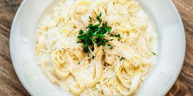 Fettuccine Alfredo