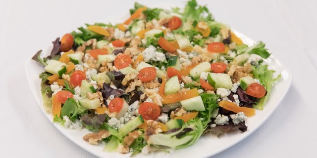Walnut, Apricot & Gorgonzola Salad