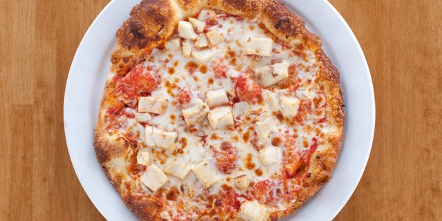 Roasted Garlic Chicken Pizza