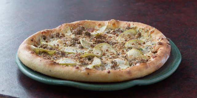 Sausage & Apple Pizza