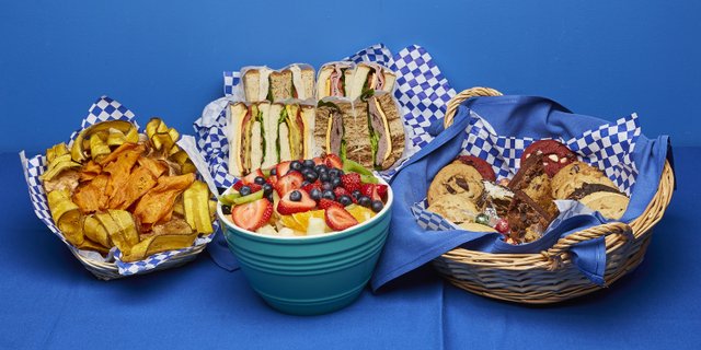 Deli Picnic Basket