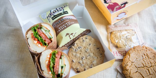 Boxed Lunch w/ Cookie
