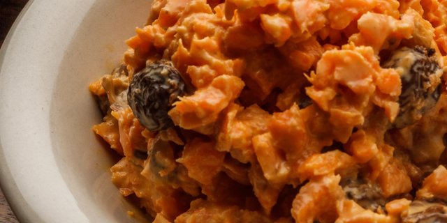Carrot & Raisin Salad