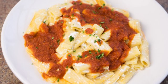 Rigatoni w/ Ricotta Cream