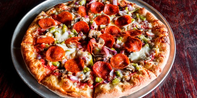 Deluxe Pizza