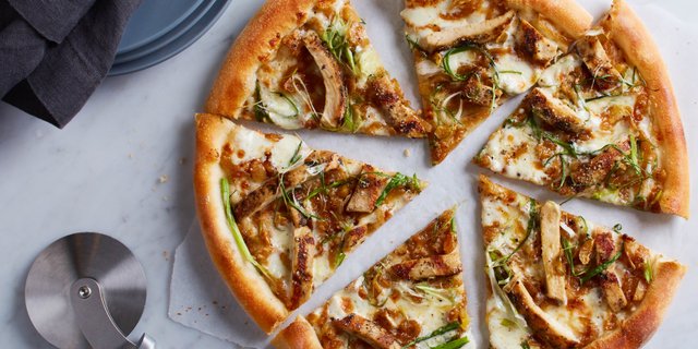 Roasted Garlic Chicken Pizza
