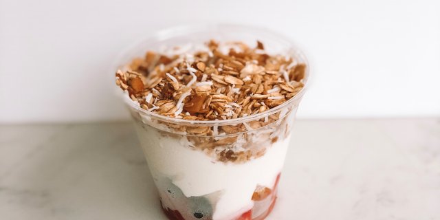 Granola & Yogurt