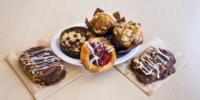 Dozen Sweets Nosh Box