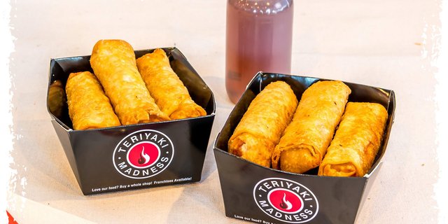 Egg Rolls W/ Gyoza Sauce