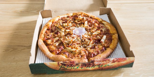 BBQ Chicken Pizza w/ Gluten-Free Crust