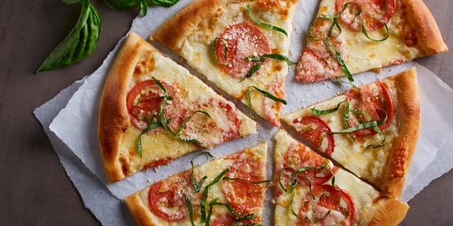 Five-Cheese & Fresh Tomato Pizza