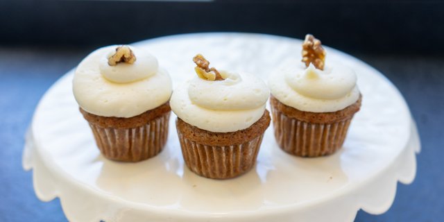 Traditional Carrot Cake Cupcakes