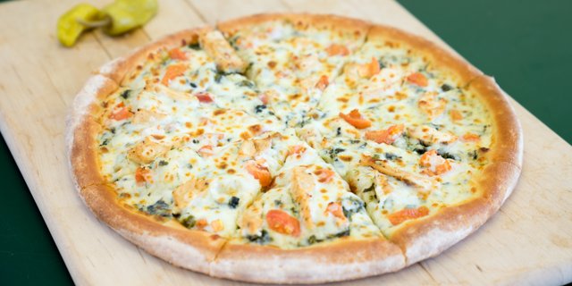 Spinach Alfredo Chicken Tomato Pizza