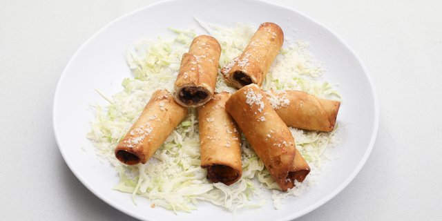 Half-Dozen Chicken Taquitos