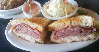 Elijah's Restaurant & Catering